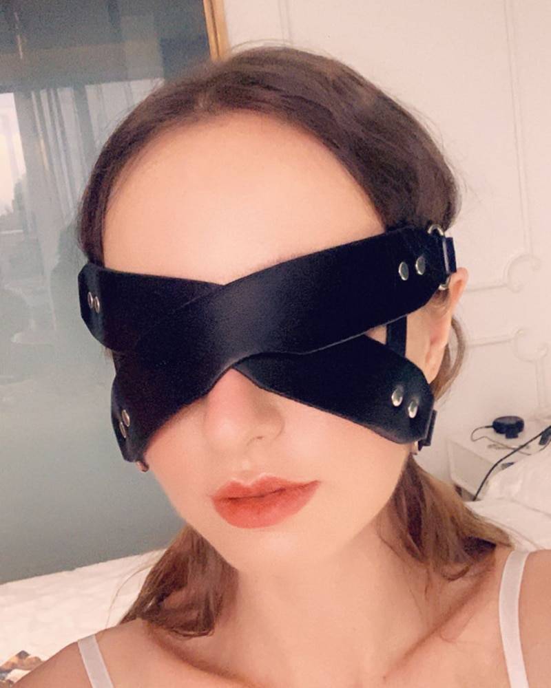 Gothic Belt Mask for Women Adult Products cb5feb1b7314637725a2e7: 1|2|3|4