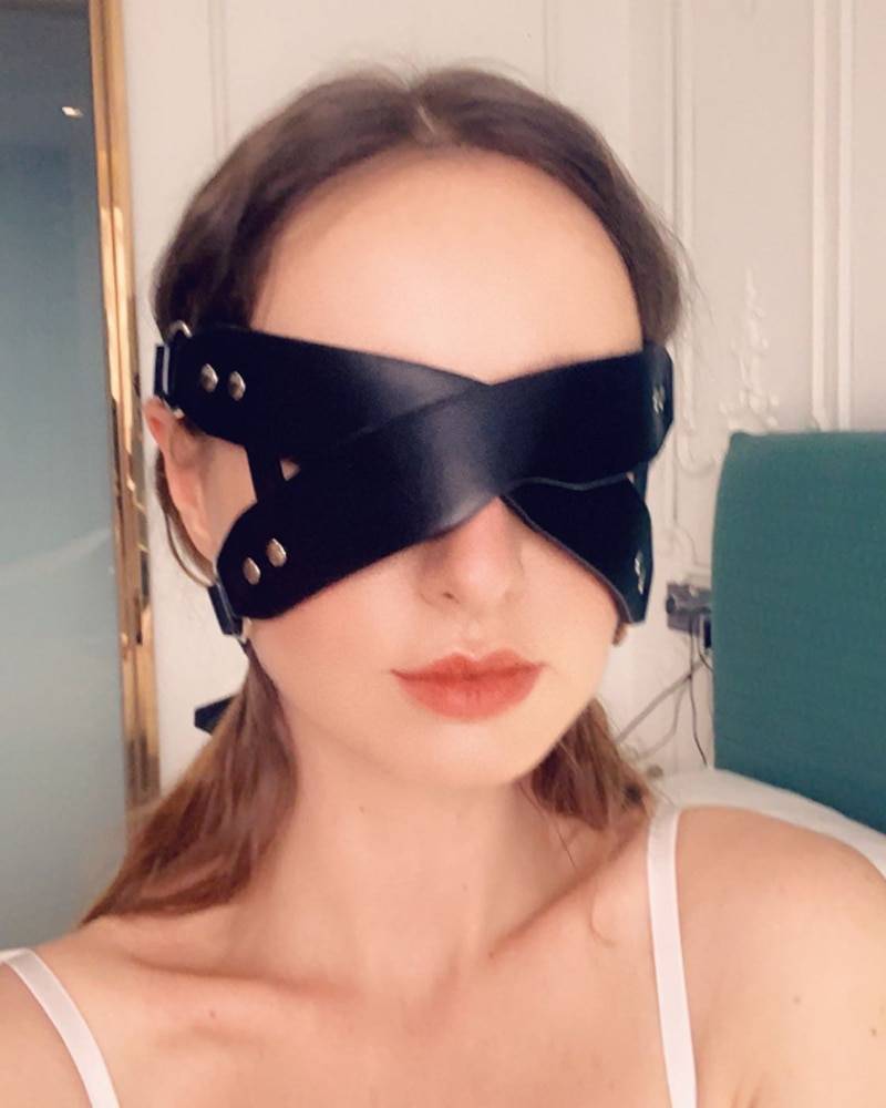 Gothic Belt Mask for Women Adult Products cb5feb1b7314637725a2e7: 1|2|3|4