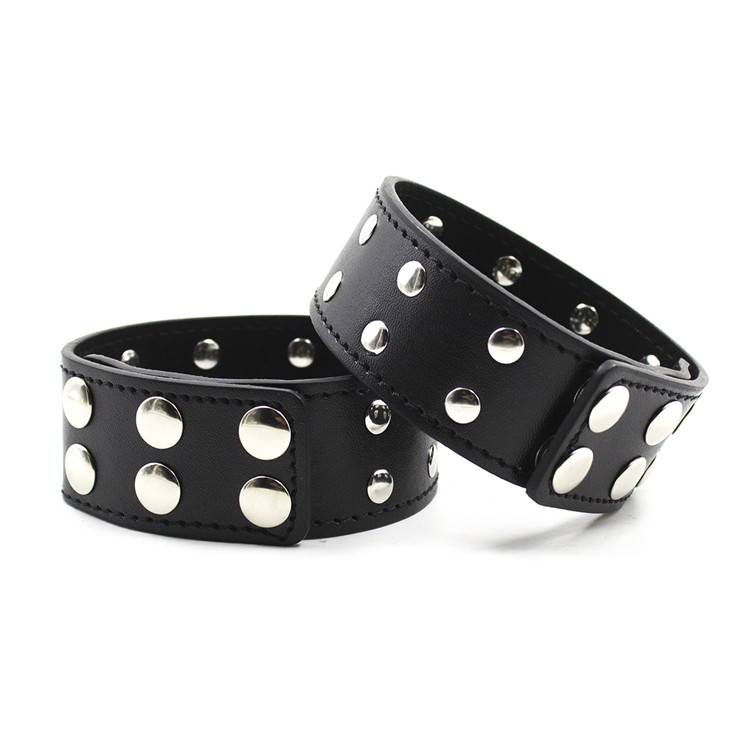 Cute Comfortable Restrictive Leather Men’s Cuffs Adult Products Item Type: Adult Games