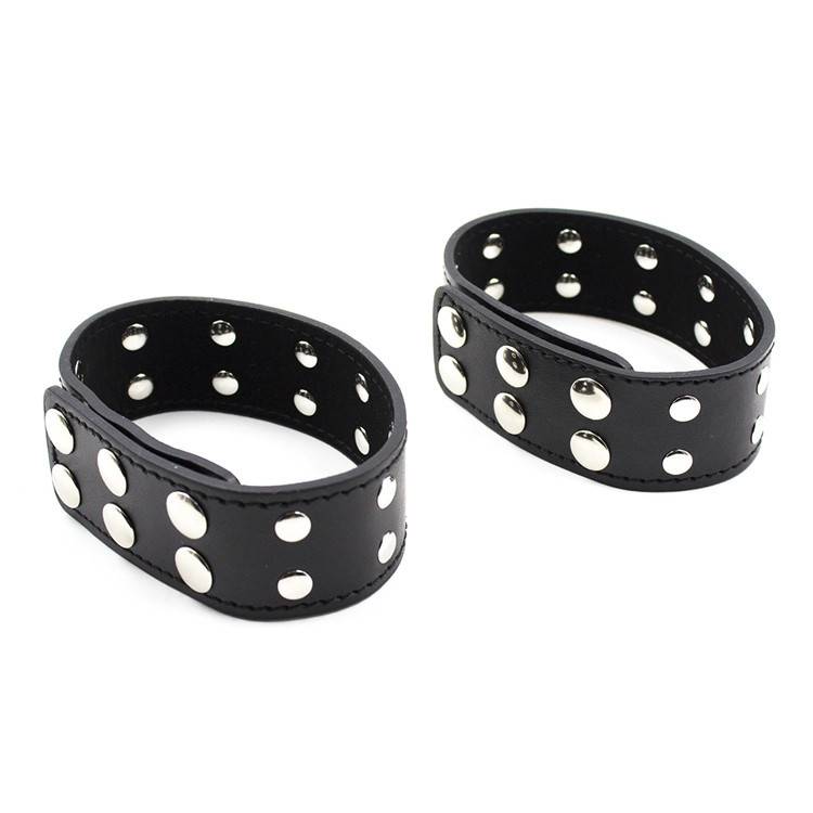 Cute Comfortable Restrictive Leather Men’s Cuffs Adult Products Item Type: Adult Games