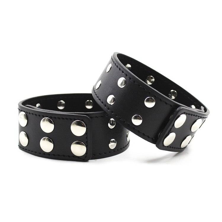 Cute Comfortable Restrictive Leather Men’s Cuffs Adult Products Item Type: Adult Games